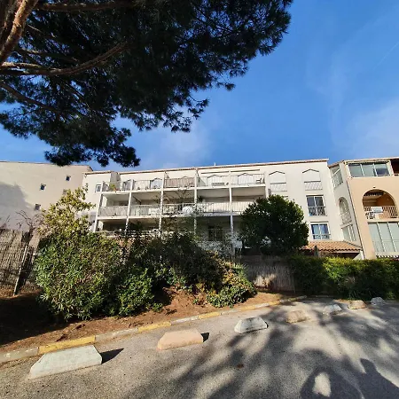 Apartment La Plage 4 **** La Londe-les-Maures